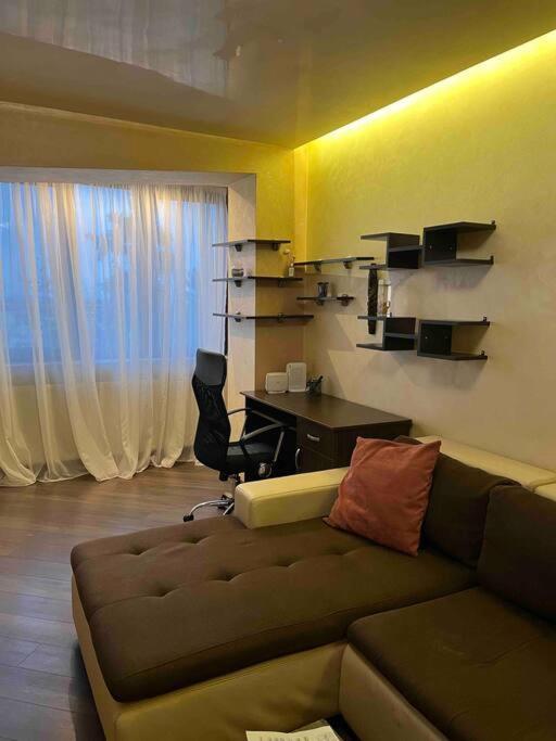 Apartament Theta- Langa Centru, Cada Hidromasaj 수체아바 외부 사진